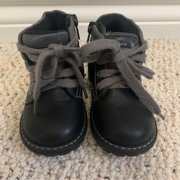 ✨2/$30✨ Toddler Freemouss boots - Picture 3 of 8